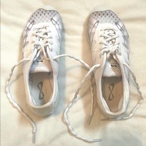 Nfinity Cheer Shoes (White Vengeance) size 8.5